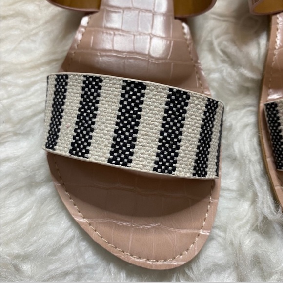 Qupid Sarah Croc Pattern Slide Sandals Beige Gray Size 8 - Picture 6 of 16